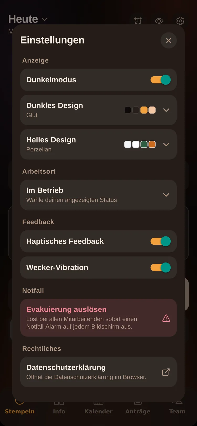 ZeitPilot Einstellungen mit Designauswahl, Arbeitsort und Notfall-Funktion